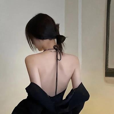 裸女行尸