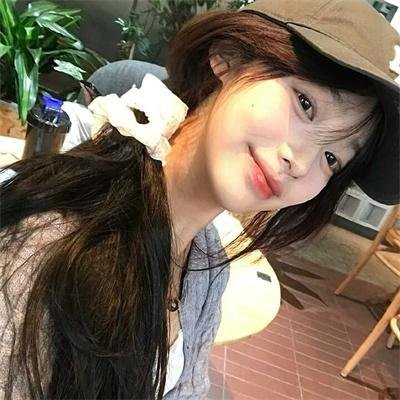 蓝与白形成的蔚蓝色
